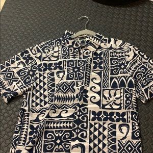 Quicksilver Waterman Collection button up. Size M.